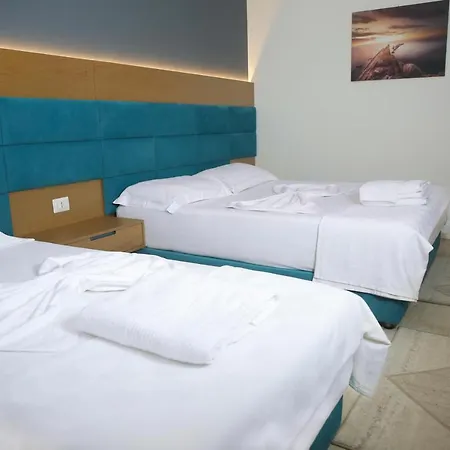 Hotel Domus & Shëngjin