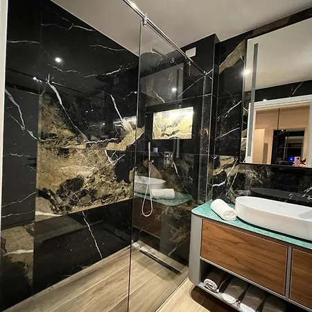 Ξενοδοχείο Domus & Shëngjin