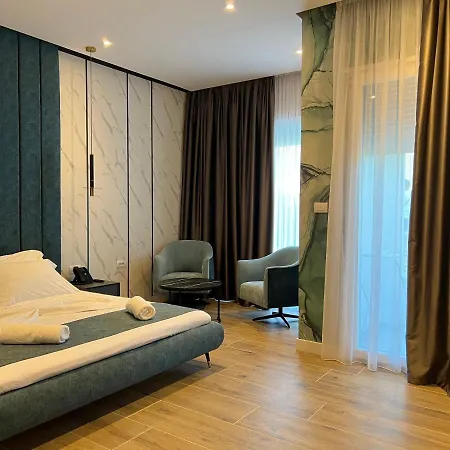Hotel Domus &