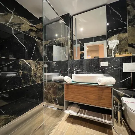 Hotel Domus & Shëngjin