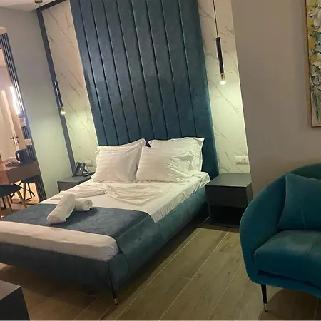 Domus & Ξενοδοχείο 4*