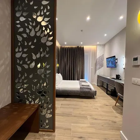 Ξενοδοχείο Domus & 4*