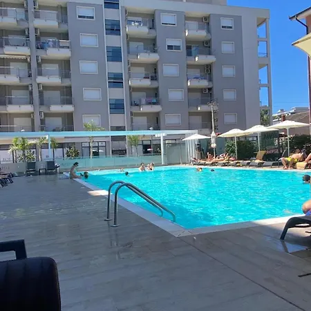 Domus & Ξενοδοχείο 4*