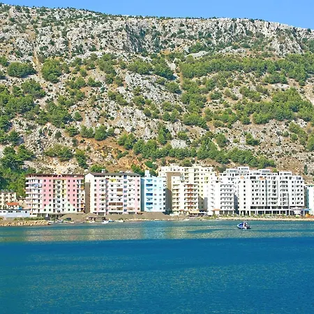Domus & Hotel Shëngjin