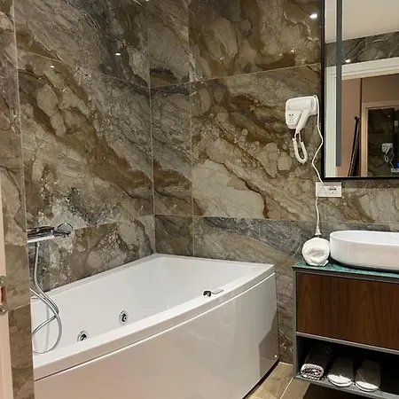 Hotel Domus & 4*